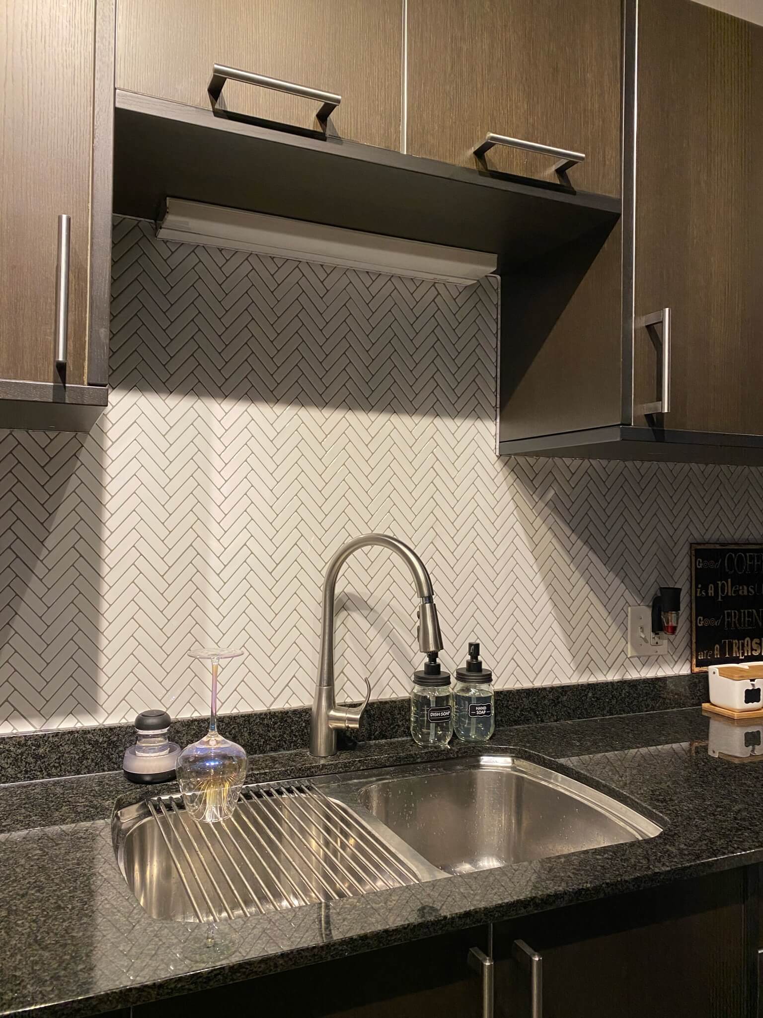 How To Do Inexpensive Peel-and-Stick Kitchen Backsplash Now